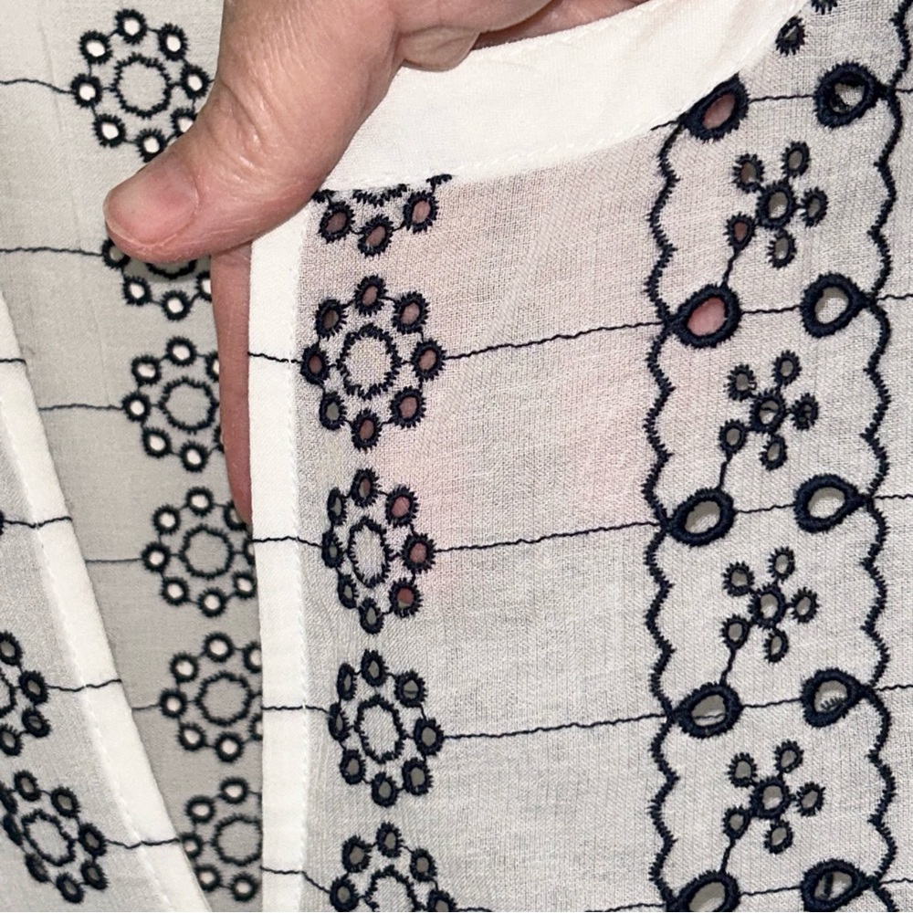 LOFT White & Blue Embroidered Top☀️ - Picture 4 of 9